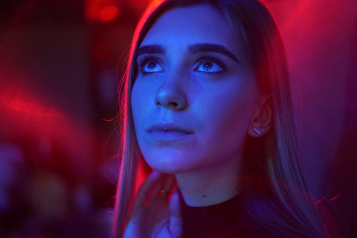 mujer reconociendo el estres