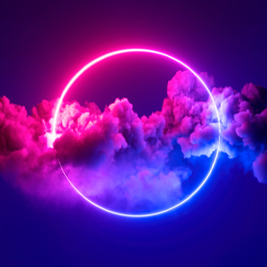 Aro de luz con unas nubes de fondo tecnicas de autoconocimiento emocional