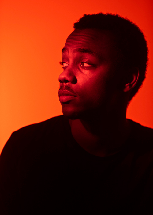 chico que muestra su enfado por biodescodificacion resfriado