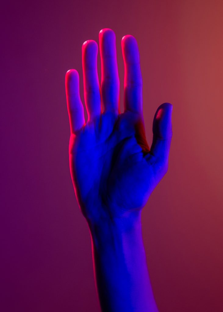 mano biodescodificación dolor lumbar