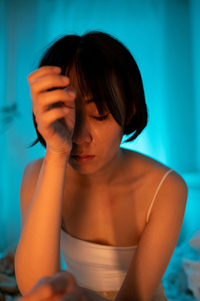 que significa la migrana en el lado derecho en biodescodificacion