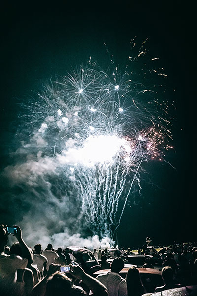 fuegos artificiales sinonimo biodescodificacion gases en el estomago