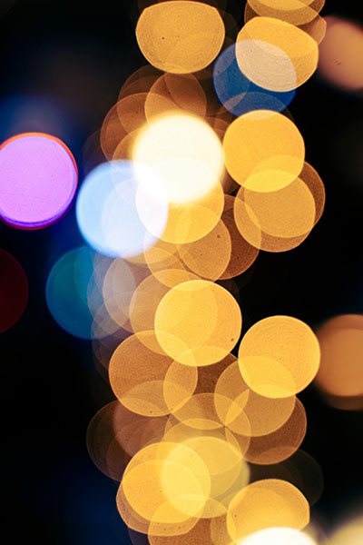 luces de neon amarilla, lila y azul representa alveolos y pulmones biodescodificacion